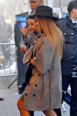 beyoncefashionstyle:  Beyoncé & Blue