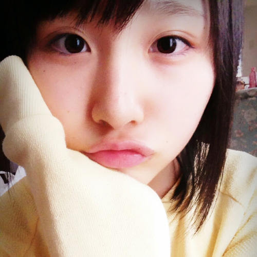 akibeya:  高橋朱里 - Google+ - やっばい。 私服完全に間違えた。 はずかしー(°－゜) まぁでも新しい携帯 だしいっか(゜▽°)/… 高橋朱里