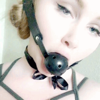 italiangeorgekaplan:  kittentoys:  Now presenting the Empty Girl  Visit The Bates Hotel  follow 4 more