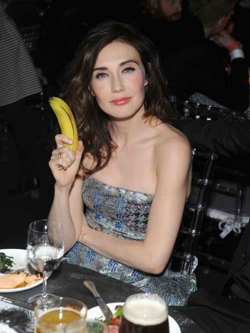 Porn photo ball-of-wool:  Carice Van Houten at the “Game