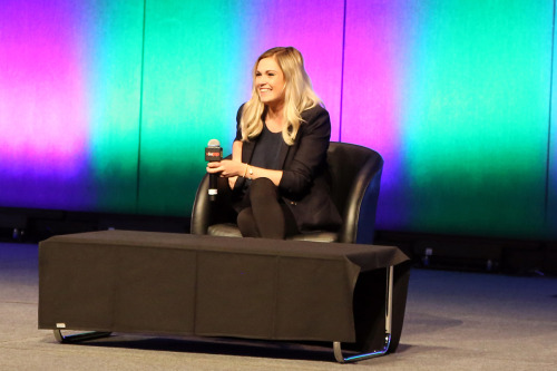 gail-shark:  Eliza Taylor at Oz Comic Con, Melbourne. June 11, 2016.
