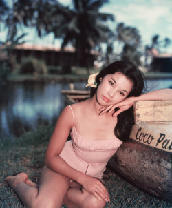 vintagewoc:France Nuyen (1958)