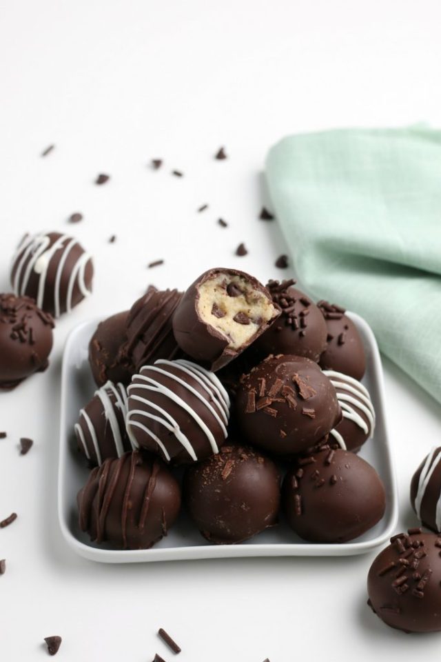 Cookie Dough Truffle #sweets#vegan#cookies #chocolate chip cookies #truffles#recipe#nuts