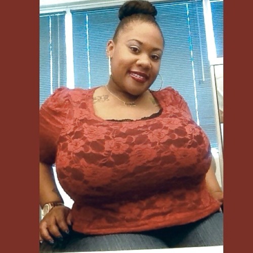 hugeheavytits:   http://hugeheavytits.tumblr.com/ Ladies - send in your big boob submissions hugeheavytits@gmx.co.uk 