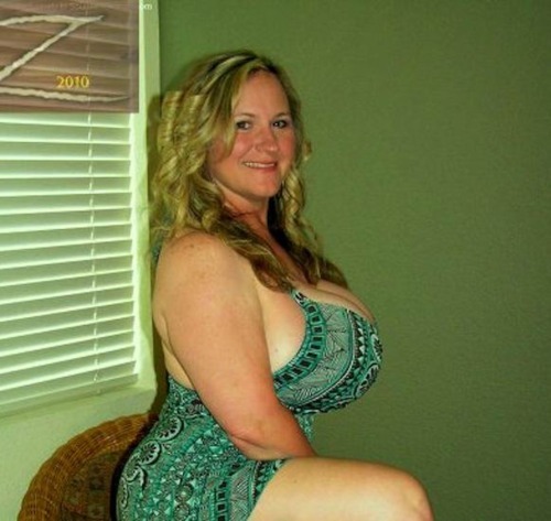 biggirlsareyummy:  stacked !