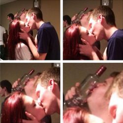 jaidefinichon:  Amor puro al Smirnoff.