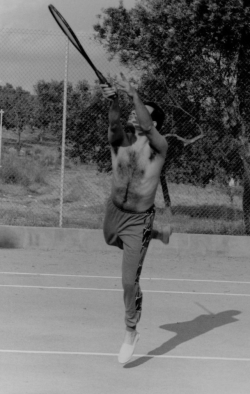 i-will-be-a-legend:  Freddie Mercury in Ibiza,