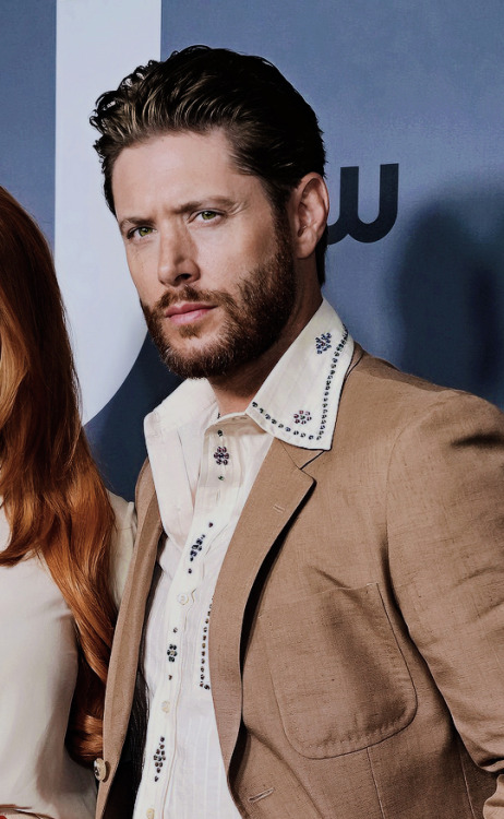justjensenanddean:  Jensen Ackles attends The CW Network’s 2022 Upfront Arrivals at New York City Center on May 19, 2022 in New York City. 