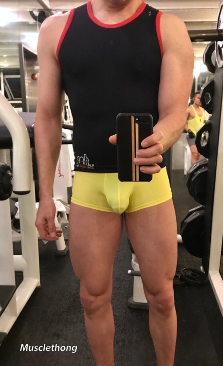 phillyprints: musclethong: Tuesday night at the gym If I saw this