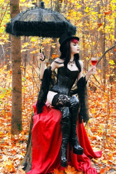 victorian-goth:  Victorian goth http://victorian-goth.tumblr.com/ 