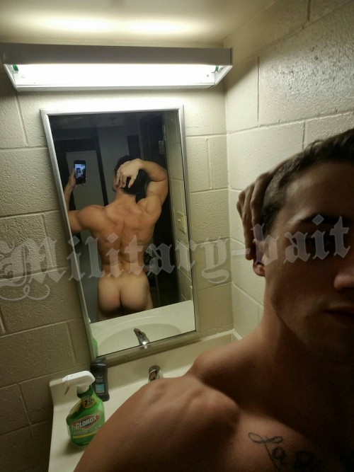 mystraightfriend:  Mystraightfriend.tumblr.com