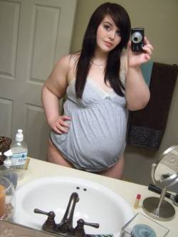 bbw-beauties:  Pretty chubby selfie