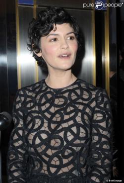 seeyournipples:  Audrey Tautou braless in