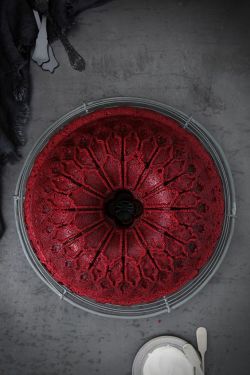 ollebosse:    Red Velvet Bundt Cake by trotamundos.