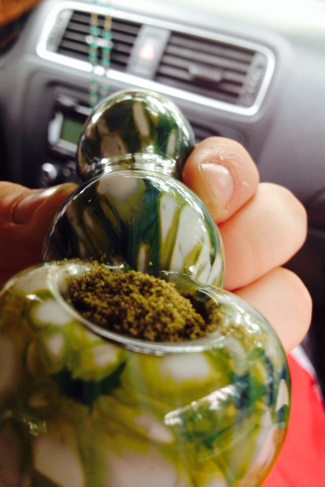 chaiteaprincess:  bongmeblazer:  bongmeblazer:  Kief. Taken by me.  If this gets