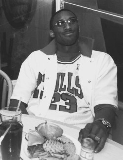 odellbeckmann:  Kobe Bryant dressed as MJ while contract-less between endorsement deals with Adidas and Nike circa 2003