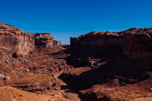 Descending Horseshoe Canyon, Canyonlands National Park