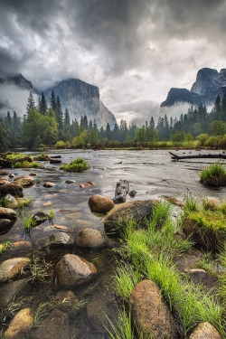 sublim-ature:  Yosemite Valley, CaliforniaYinka