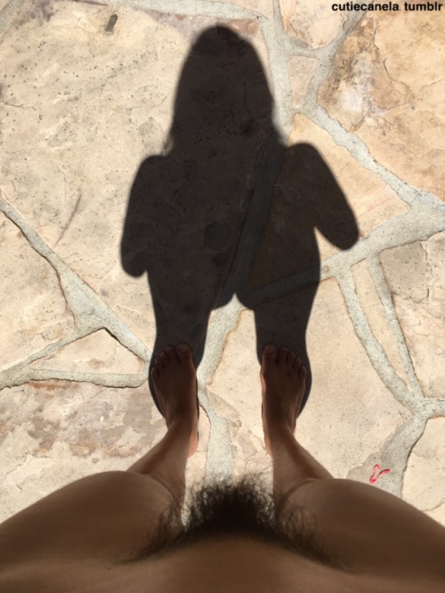 cutiecanela: Bush and cheeks !!! Canela Nice view !
