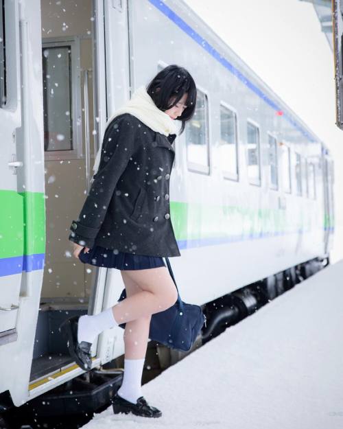 mani023fav: 201602 model:モニ子 #ポートレート #コスプレ #コスプレイヤー #かわいい #北海道 #函館 #雪 #制服 #セーラー服 #portrait #Cosplay 