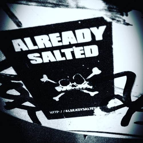 Already salted #art #toilets #paris #france #sticker #skull #skull #wall #bar #already #salted (en P