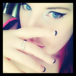 mistressrogue:  #BlueEyes #FrenchTips  being awesome  Sexy eyed maa