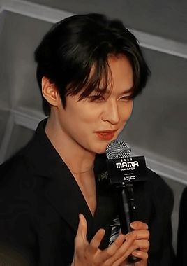 221129 MAMA Red Carpet - LEE KNOW