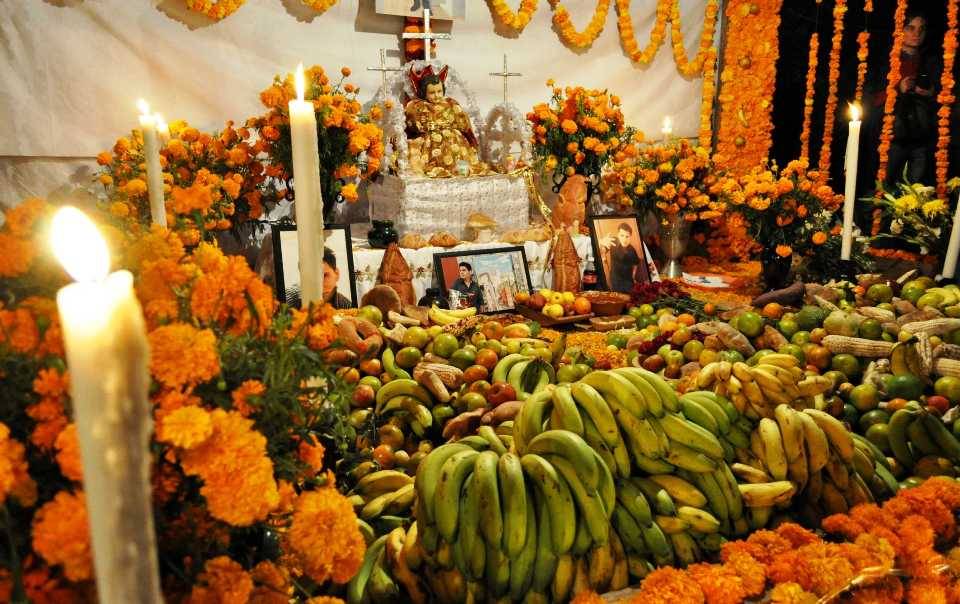 5centsapound:  Dia de los Muertos—Day of the Dead, —is a holiday that spans