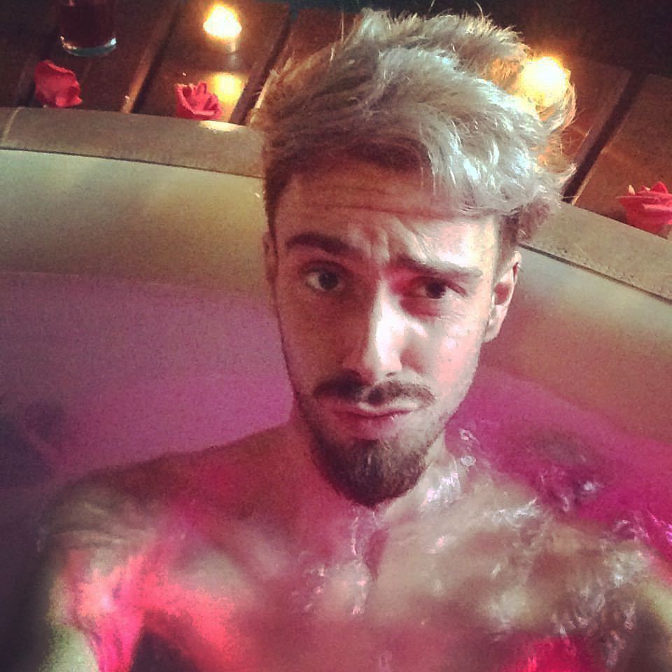 yoshijoshii:  Spa day! Any guy want to join? #me #selfie #gayboy #gpoy #spa #spaday