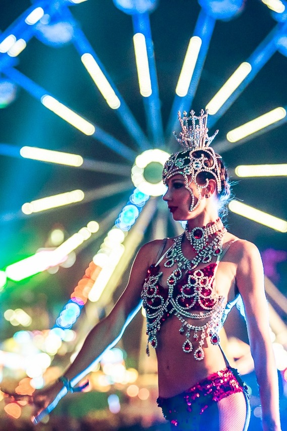 vibegirlsblog:   EDC Orlando 2014 || AGP 