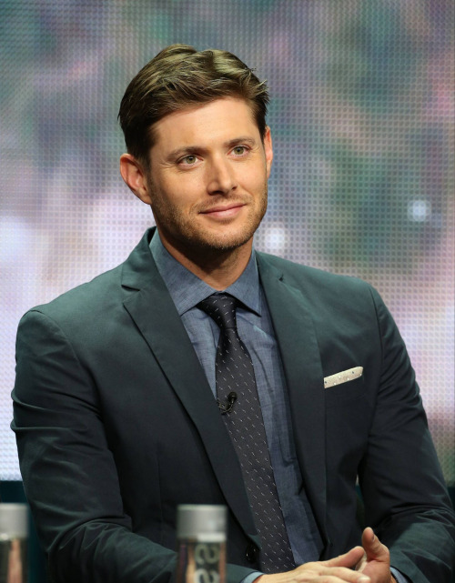 XXX smallwind:  2014 7/18 Jensen Ackles speak photo