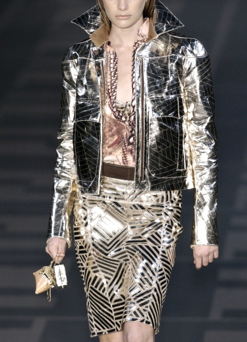 130186:  Fendi Fall 2004