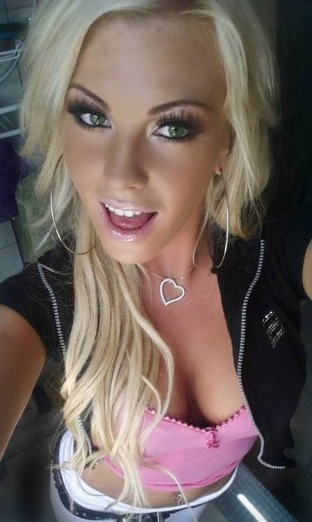 goonparadise:  You’re such a contradiction of trying to control…and craving to be controlled.  You brain is such a sexual mess…my favorite kind of playground! 