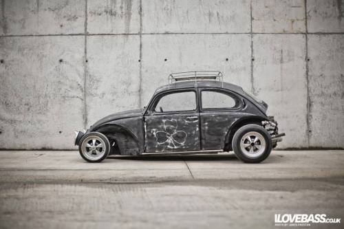 BRIAN DUNNE’S RAT BEETLE.(via BRIAN DUNNE’S RAT BEETLE)