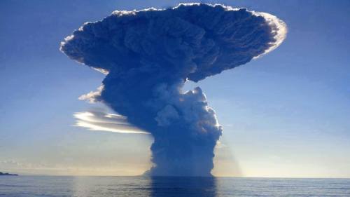 Sangian Api plumeWe reported last weekend on the eruption of Sangian Api volcano in the Sunda Island