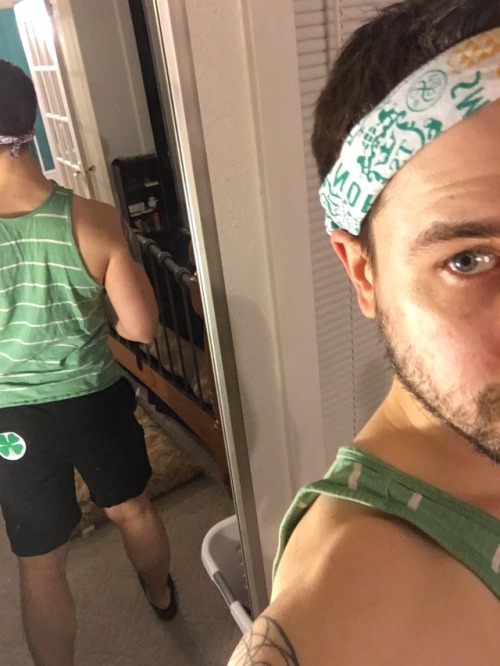 evolutionofmyjourney: evolutionofmyjourney:  Lucky butt four leaf clovers 🍀  Reblog to spread the luck 