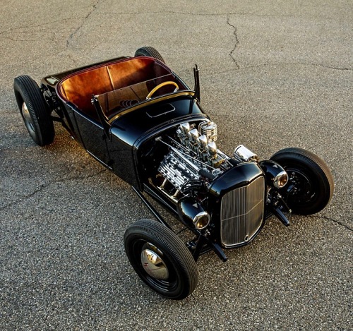 utwo: 1927 Ford Lowboy Roadster © rob fortier