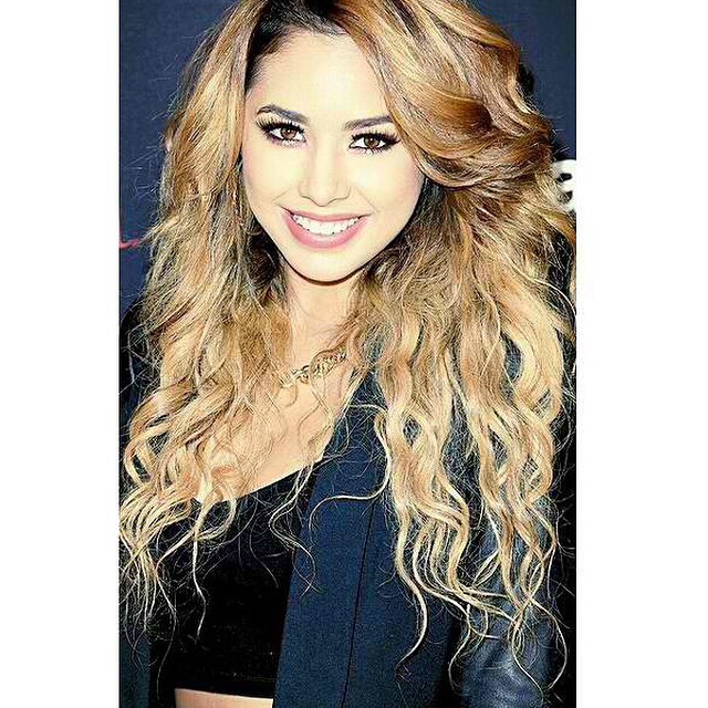 villegas-news:  jasminevillegas: 🌾👀🌾