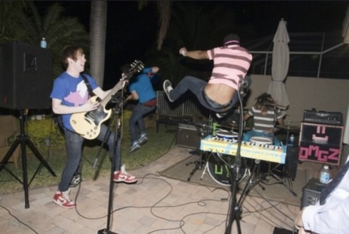 trashcanwithlegs: Set it Off playing in someone’s backyard.I think it’s safe to say they