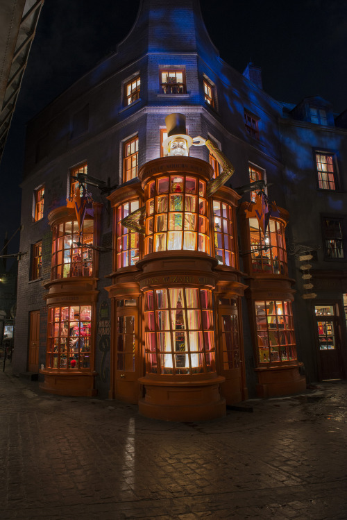 mugglenet:
“ Wizarding World of Harry Potter – Diagon Alley to open July 8!
”
This is what I call a fantastic theme park!