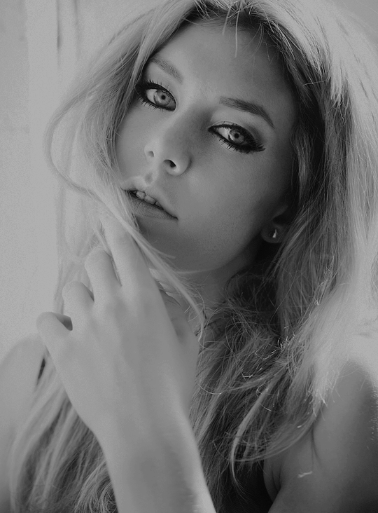 glamoroussource: when I was 13, I broke my leg (I was jumping onto a horse and somehow