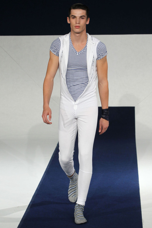 specialsockdrawer:Alexis Mabille runway  