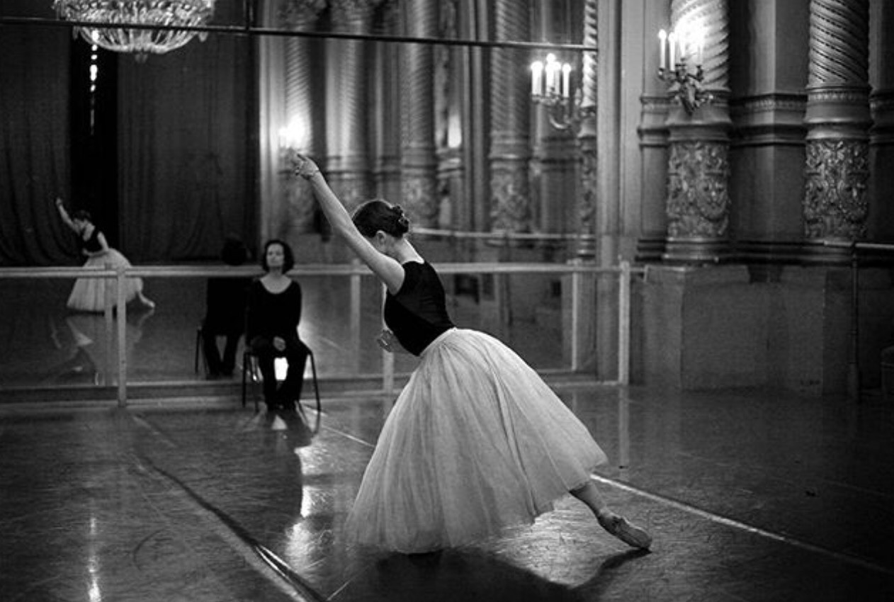 kameliendame: Eleonore Guerineau and Monique Loudières in rehearsal for Giselle