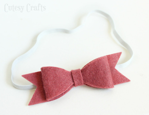 DIY Felt Bow Bookmarks