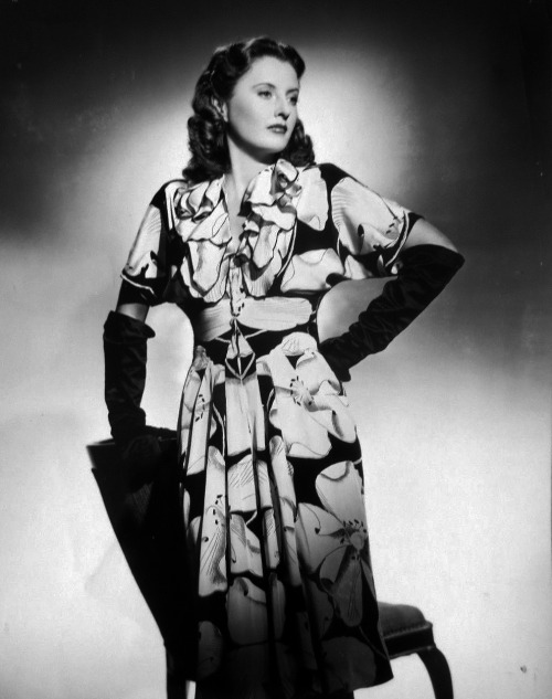 theclutteredclassicattic: Barbara Stanwyck, 1940s  https://painted-face.com/