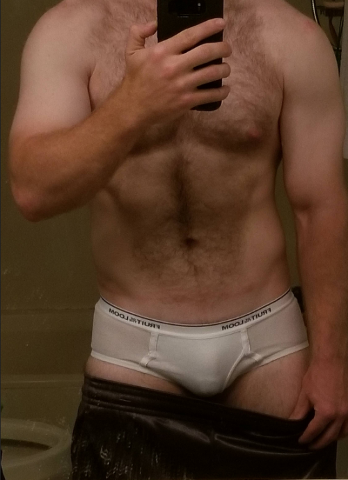 white-briefs-lover:Hmm, I love his hairy body, his nips and his briefs!