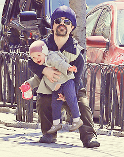  Peter Dinklage with his Daughter in NYC. adult photos