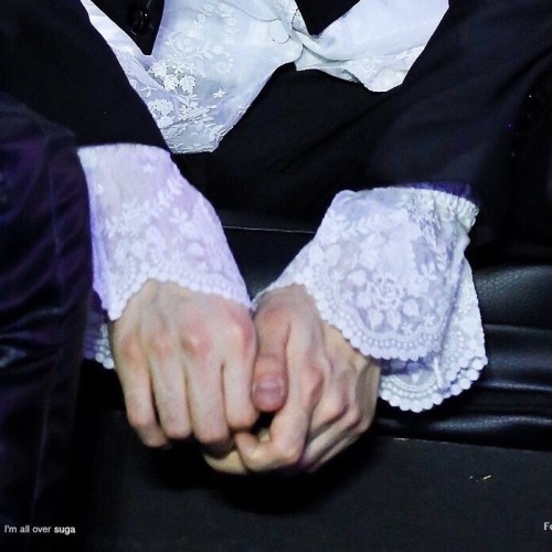 Todays Topic Of Discussion: Min Yoongis Hands