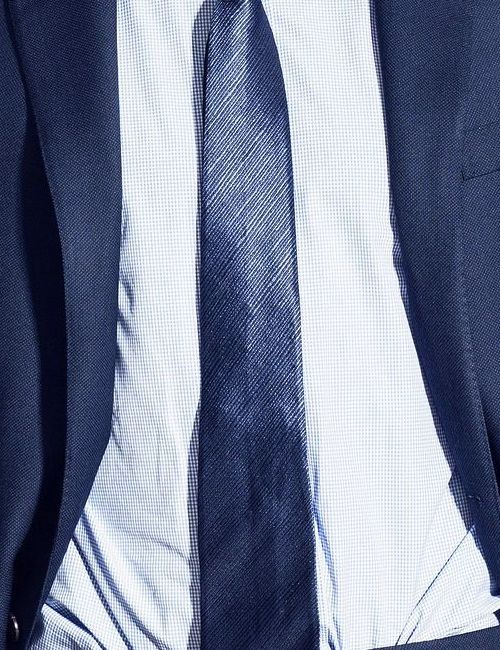 jessica-bones-winchester:Tom Hiddleston(source)