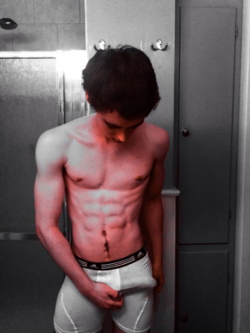 onlineexposer:Dillon is the hottest *_*http://dillonj94.tumblr.com/